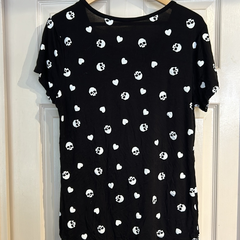 Hearts and Skulls Halloween Black Tshirt - Picture 4 of 4